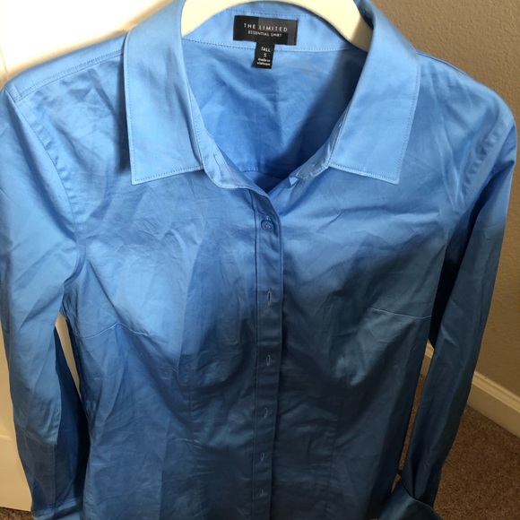 Limited Essential Button down - Picture 2 of 3